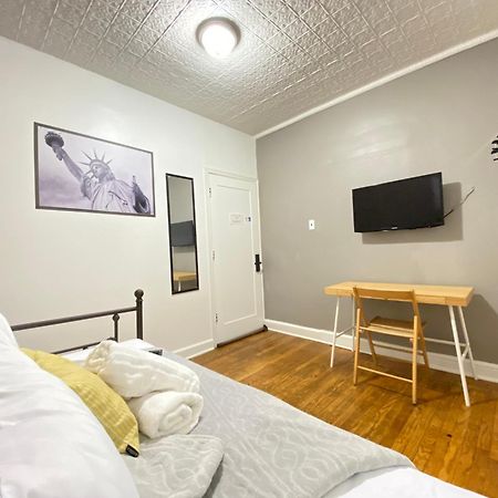 Best Room To Visit Nyc-Subway Access Newark Exterior photo